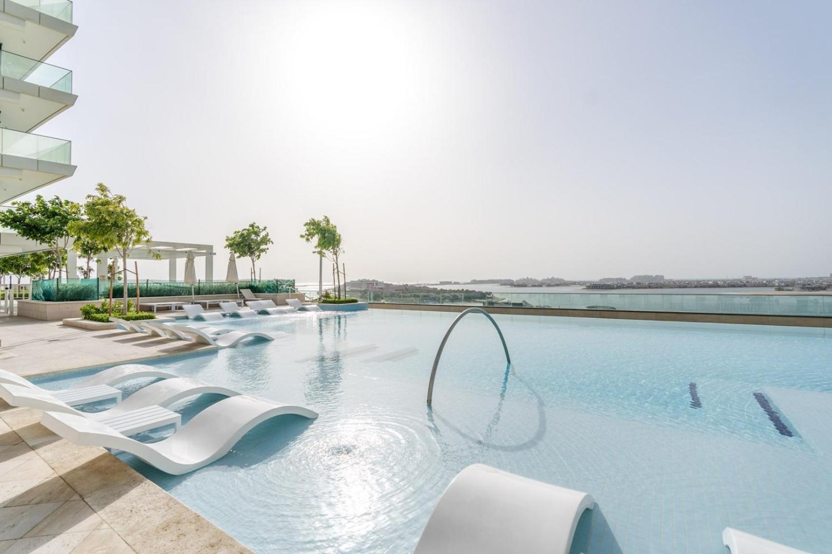 Guestready - Luxurious Beachfront Getaway In